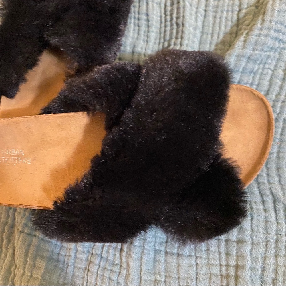 UO Fuzzy Slides - Picture 3 of 5